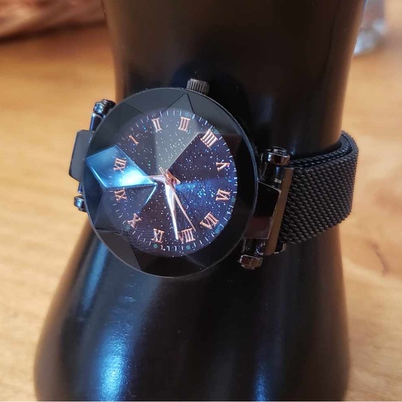 Women’s black sparkly watch - Picture 1 of 6